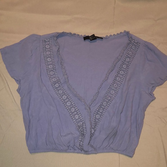 Forever 21 Tops - 🌟*SOLD. Crop top